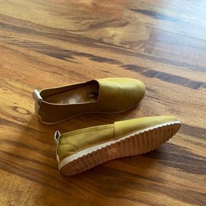 Sorel slip on shoes